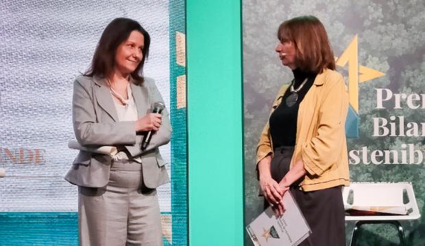 Isabella Manfedi (Feralpi) ritira il Premio Bilancio di sostenibilità